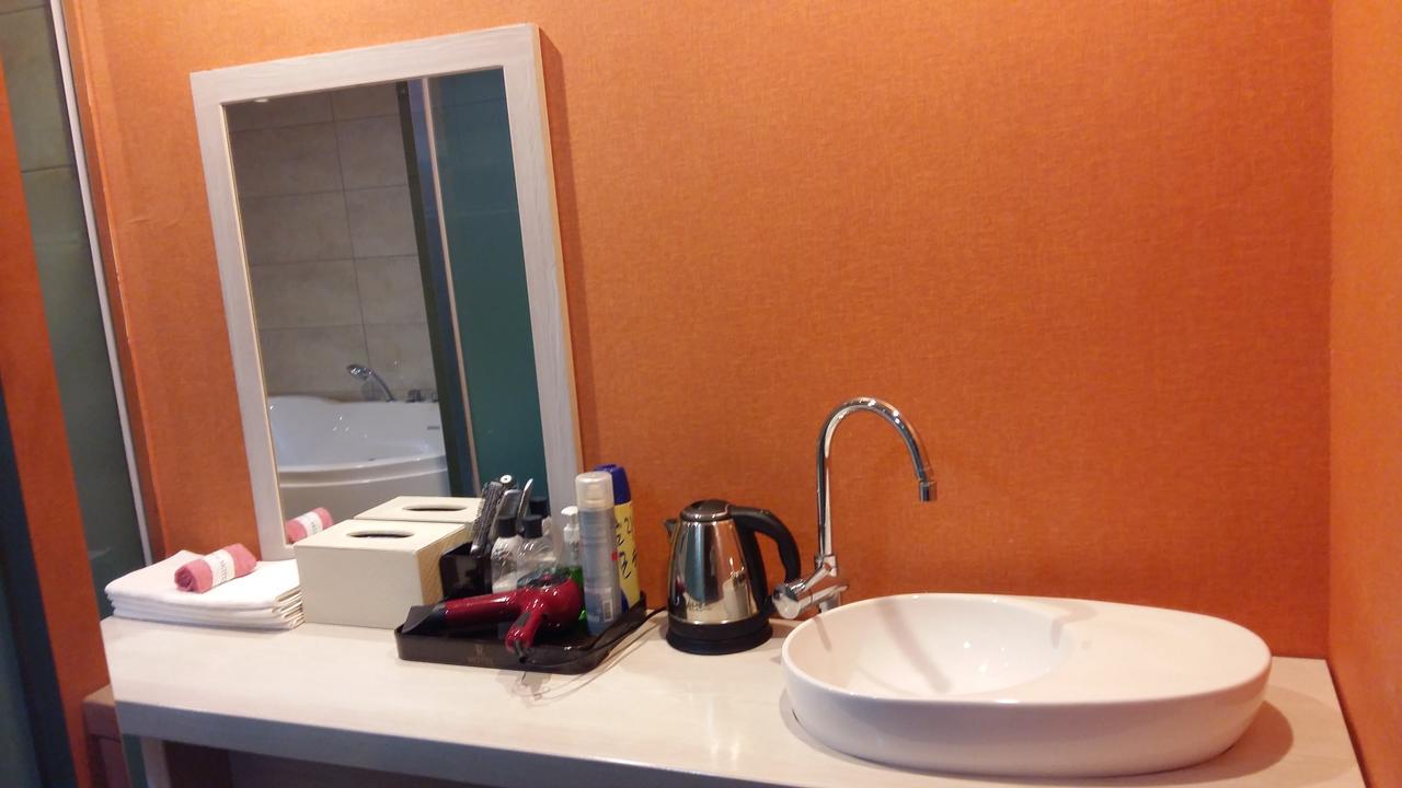 Residence R Hotel Тегу Екстер'єр фото
